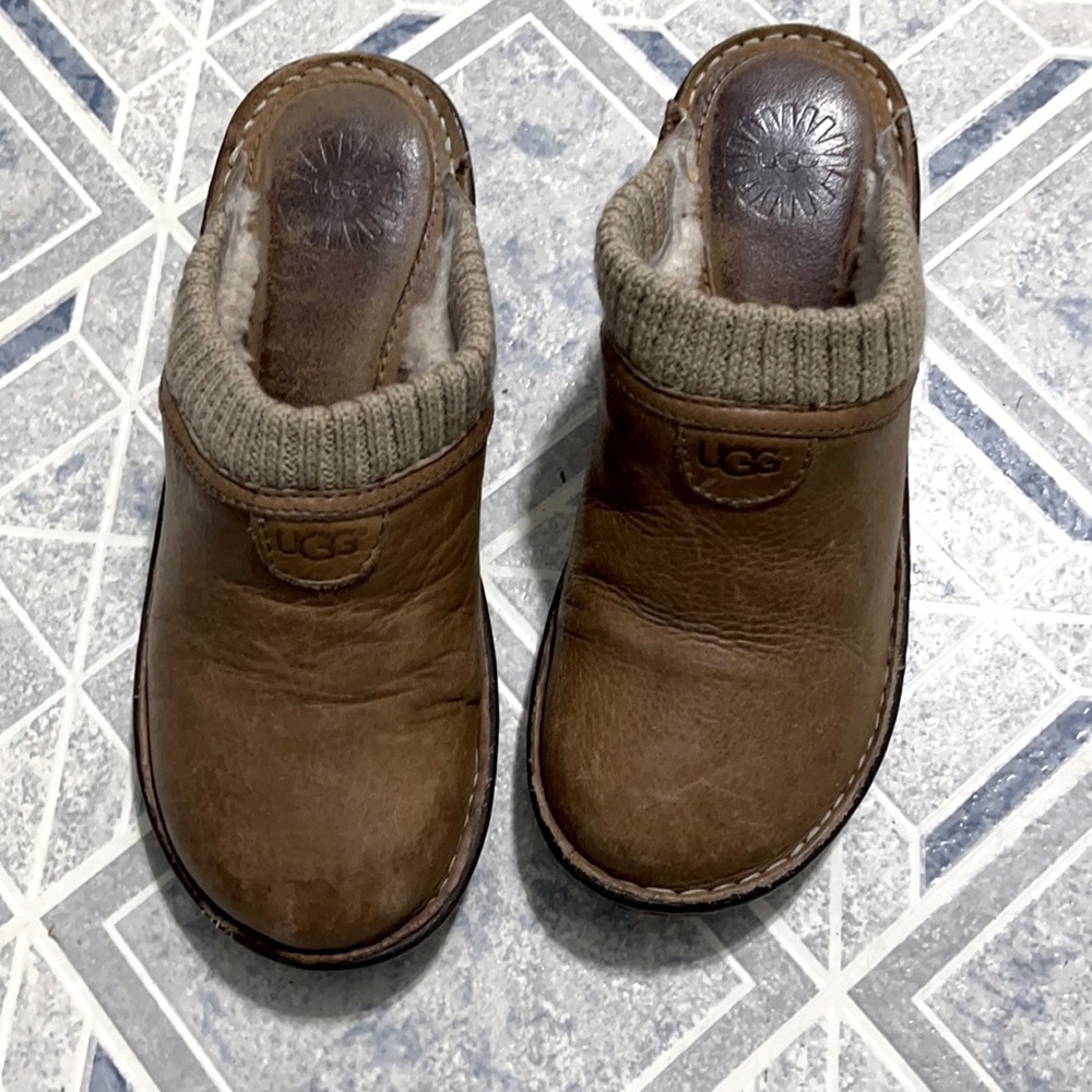 Ugg fur lined clogs size 8